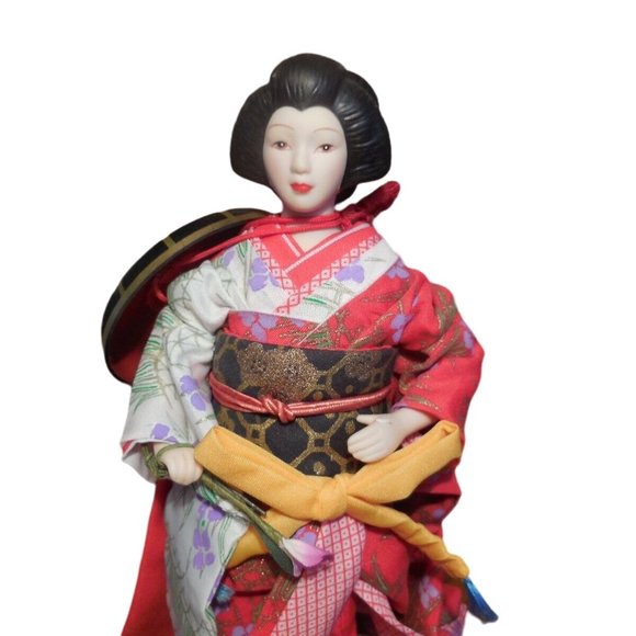 Avon International Doll Figurine  1990 "Masako from Japan" with Stand - Picture 4 of 12